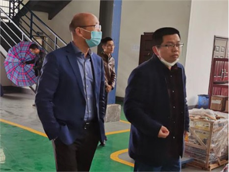 中石化易捷澳托猫领导一行莅临菠菜平台科技参观考察
